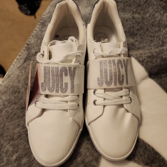 Shoe's - Picture 6 of 6